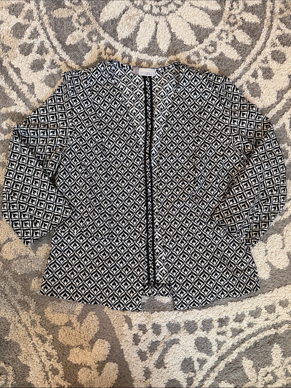 Roz & Ali soft suiting jacket, geometric, black and white, size L EUC!